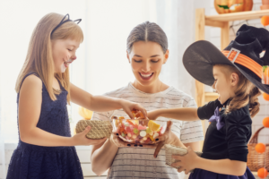 kids looking through candy